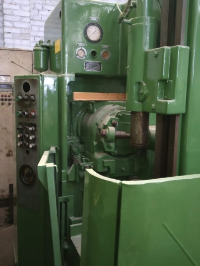 Churchill RH8 Gear Hobbing Machine