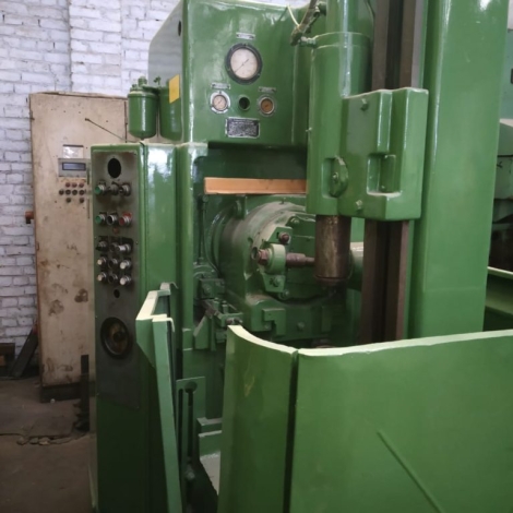 Churchill RH8 Gear Hobbing Machine